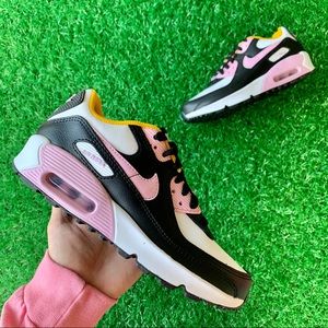 casual nike sneakers